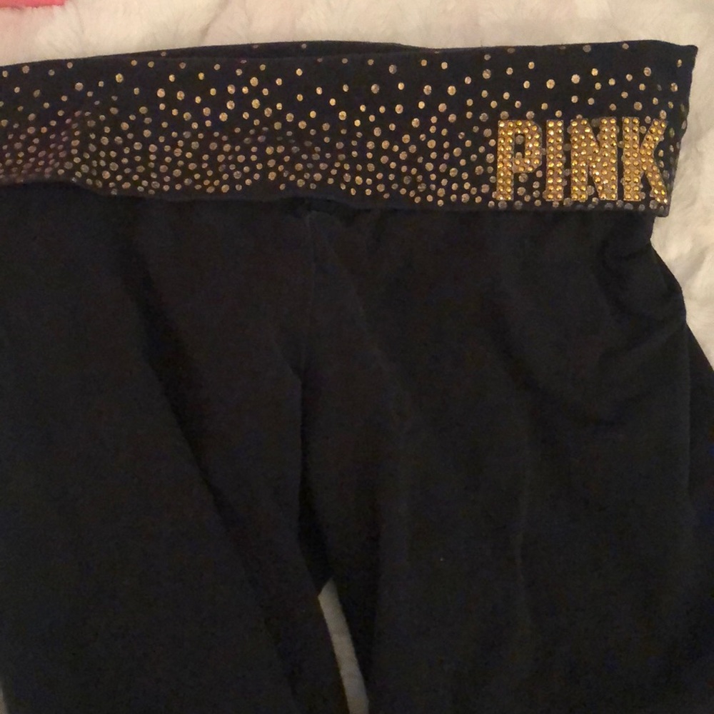 Victoria’s Secret Pink crop leggings
